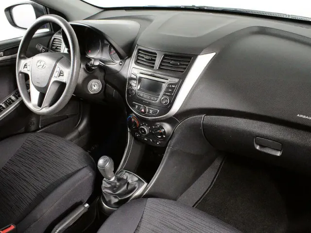 Hyundai Solaris, I — фото 10