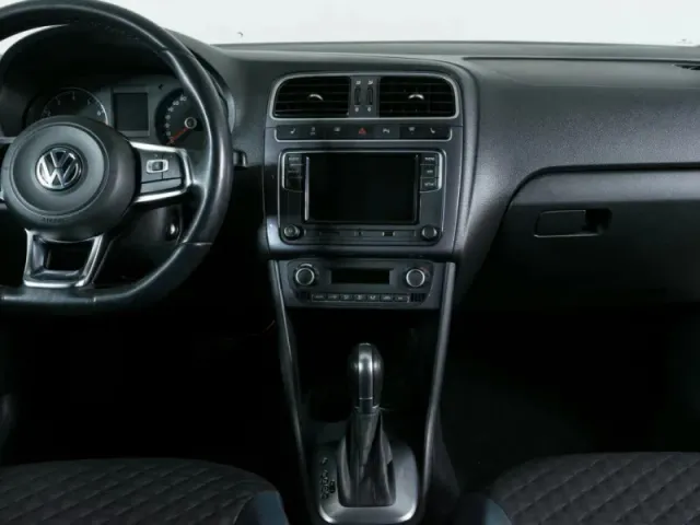 Volkswagen Polo, V Рестайлинг — фото 9