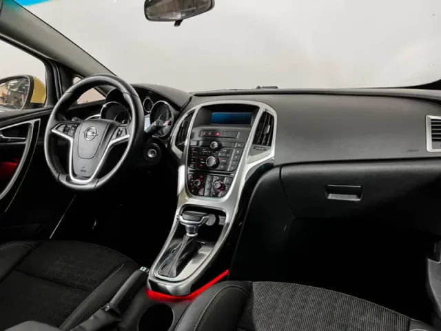 Opel Astra, J Рестайлинг — фото 10