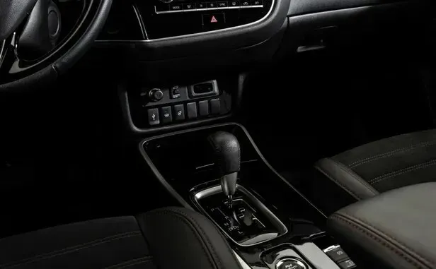 Mitsubishi Outlander, III Рестайлинг 3 — фото 8