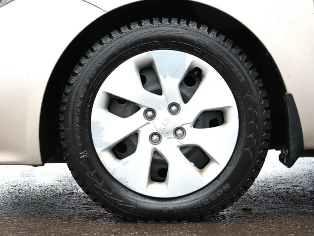 Kia Rio, III — фото 17