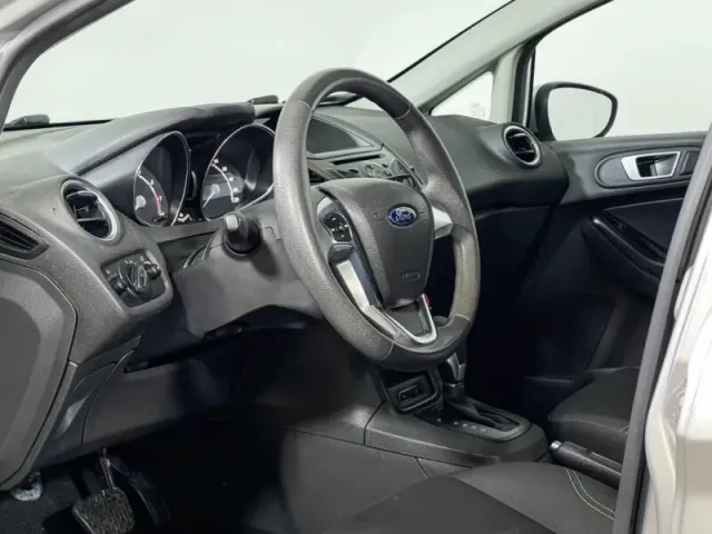 Ford Fiesta, Mk6 Рестайлинг — фото 13