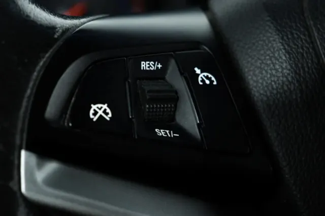 Chevrolet Orlando — фото 16