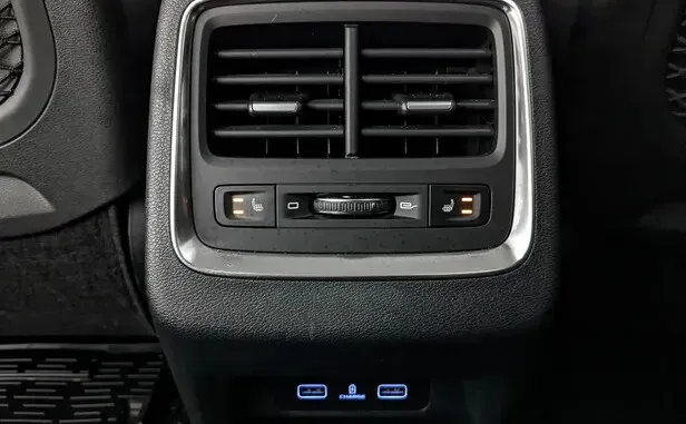 Geely Atlas Pro — фото 12