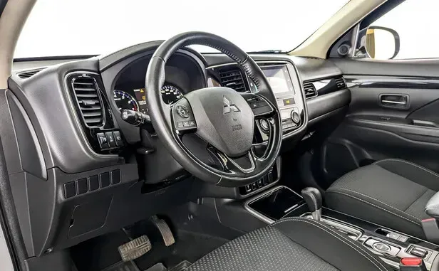 Mitsubishi Outlander, III Рестайлинг 3 — фото 8
