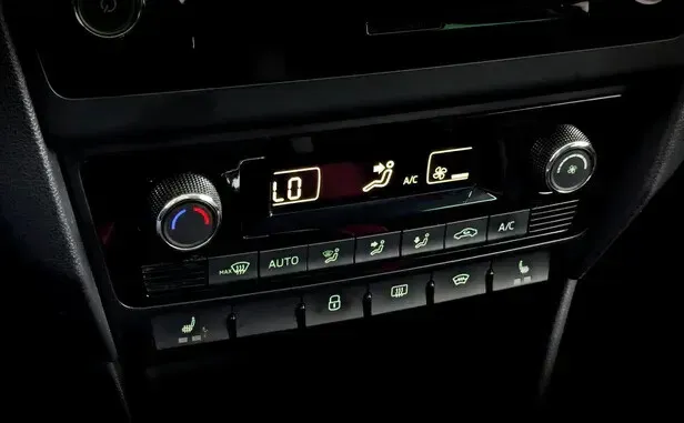 Skoda Rapid, I Рестайлинг — фото 9