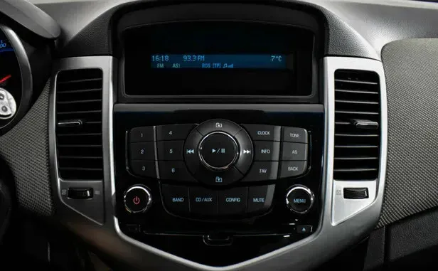 Chevrolet Cruze, I — фото 10