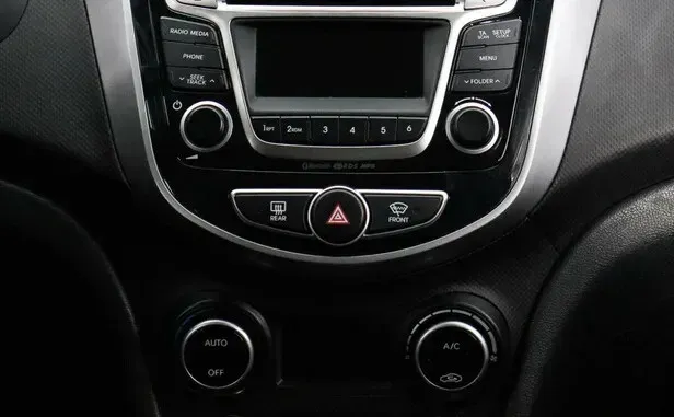Hyundai Solaris, I Рестайлинг — фото 10