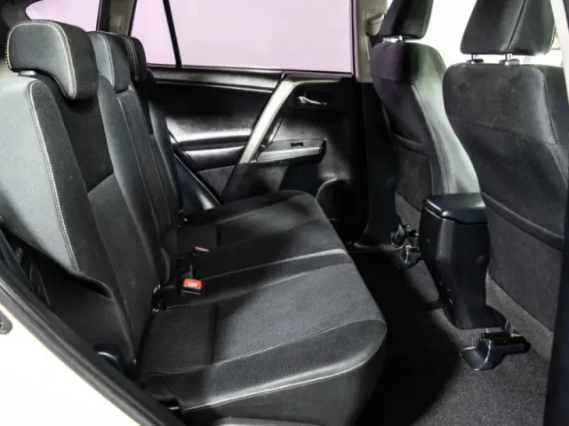 Toyota RAV4, IV (XA40) — фото 11