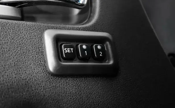 Nissan Pathfinder, III Рестайлинг — фото 12