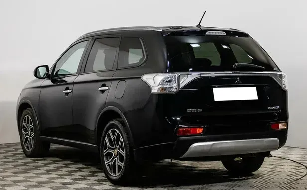 Mitsubishi Outlander, III Рестайлинг — фото 4
