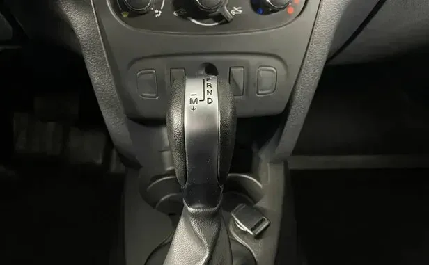 Renault Logan, II Рестайлинг — фото 8