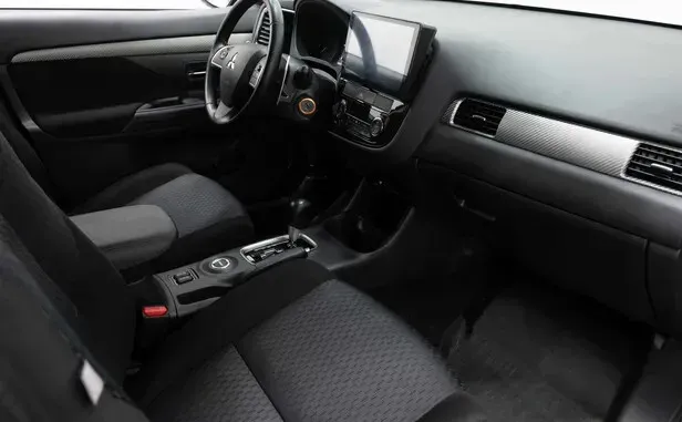 Mitsubishi Outlander, III Рестайлинг — фото 16