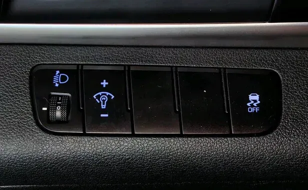 Hyundai Elantra, VI (AD) Рестайлинг — фото 12