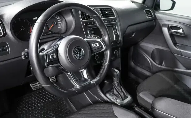 Volkswagen Polo, V Рестайлинг — фото 7