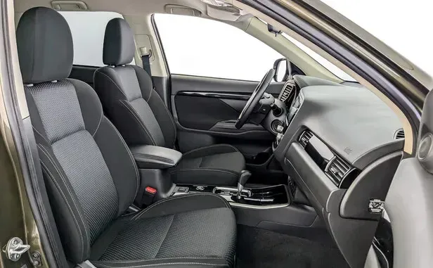 Mitsubishi Outlander, III Рестайлинг 3 — фото 11