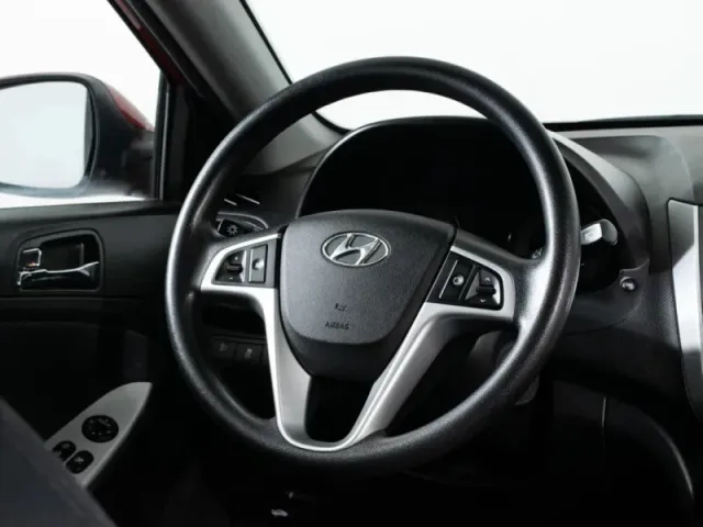 Hyundai Solaris, I — фото 16