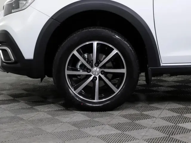 Renault Logan, II Рестайлинг — фото 11