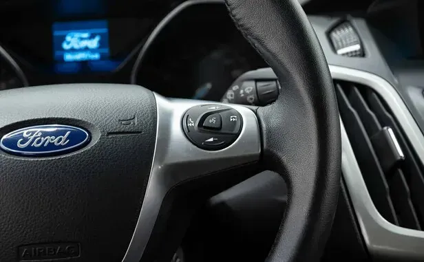 Ford Focus, III — фото 12