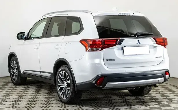 Mitsubishi Outlander, III Рестайлинг 2 — фото 4