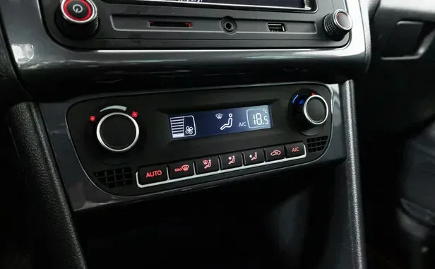 Volkswagen Polo, V Рестайлинг — фото 9