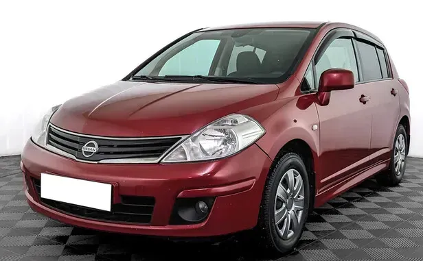 Nissan Tiida, I Рестайлинг — фото 1
