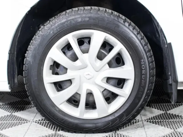Renault Logan, II Рестайлинг — фото 3