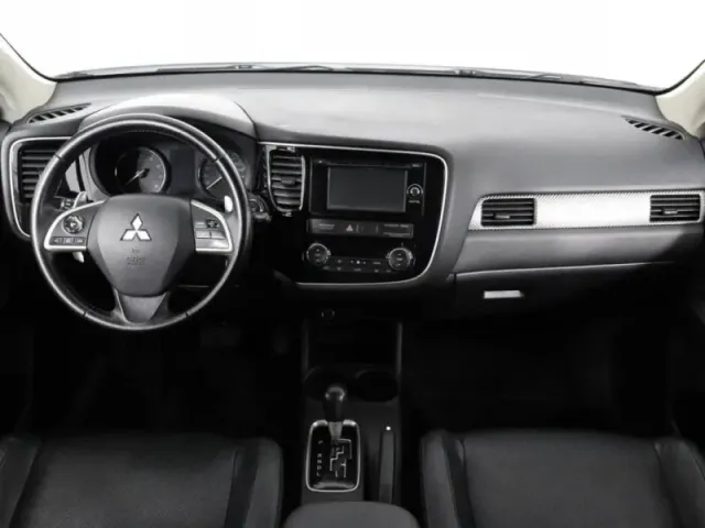 Mitsubishi Outlander, III — фото 8