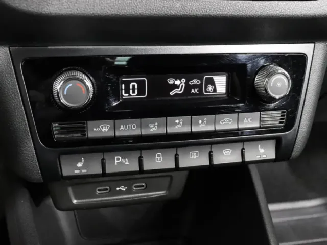 Skoda Rapid, II — фото 14