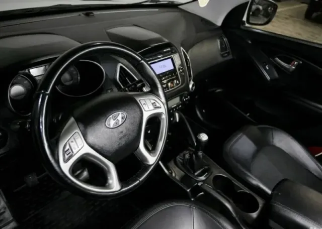 Hyundai ix35, I — фото 16