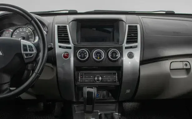 Mitsubishi Pajero Sport, II Рестайлинг — фото 7