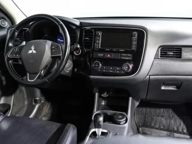 Mitsubishi Outlander, III Рестайлинг 2 — фото 13