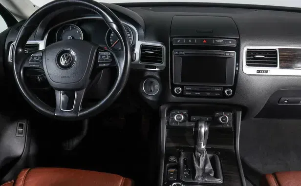 Volkswagen Touareg, II Рестайлинг — фото 5