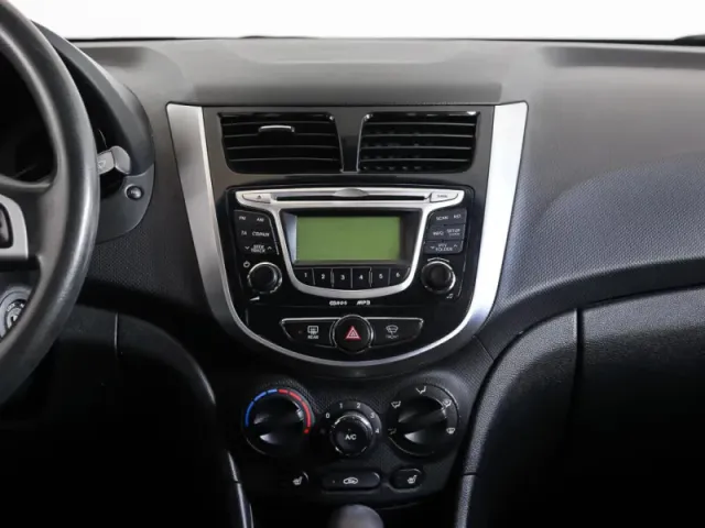Hyundai Solaris, I — фото 14