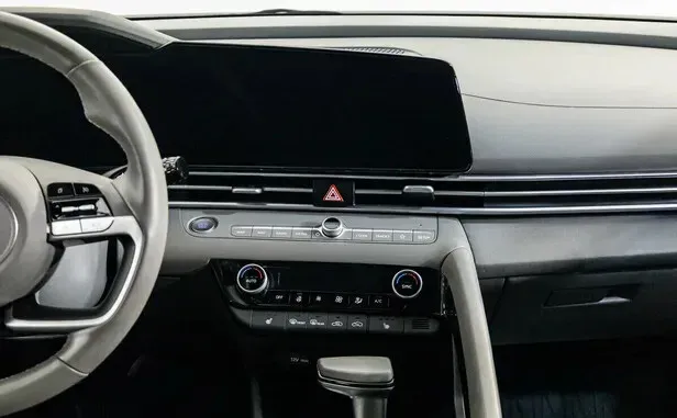Hyundai Elantra, VII (CN7) — фото 8