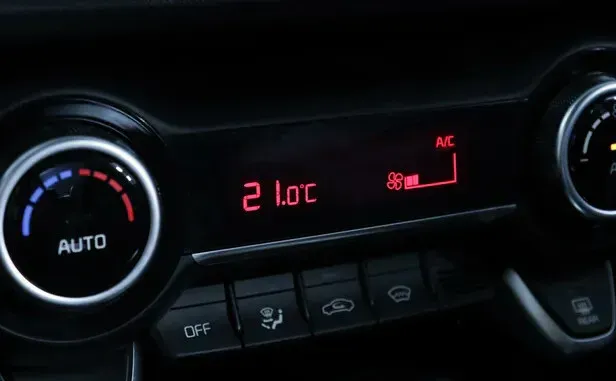 Kia Rio, IV — фото 11