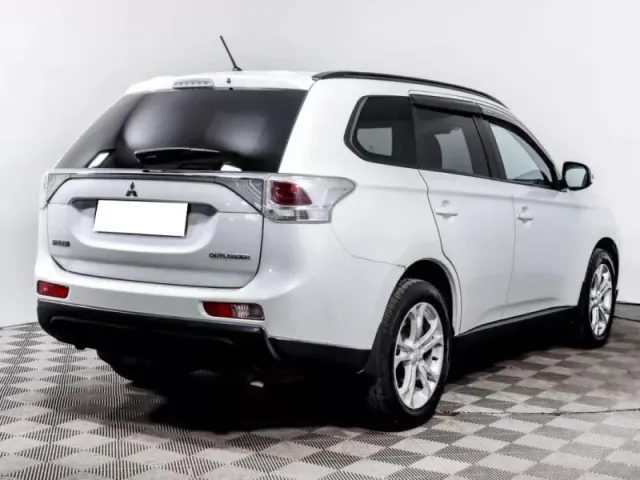 Mitsubishi Outlander, III — фото 4