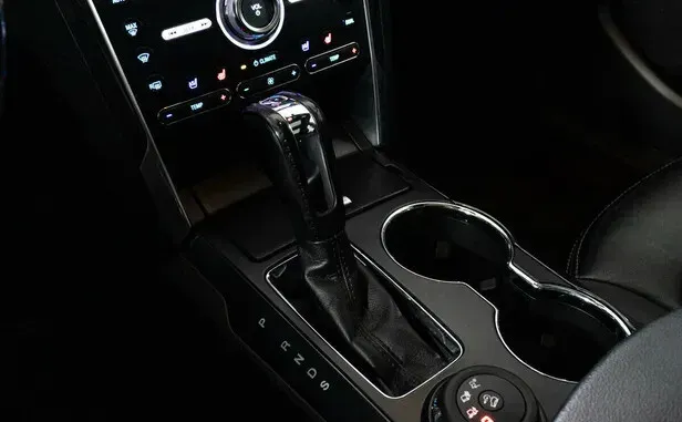 Ford Explorer, V Рестайлинг — фото 13