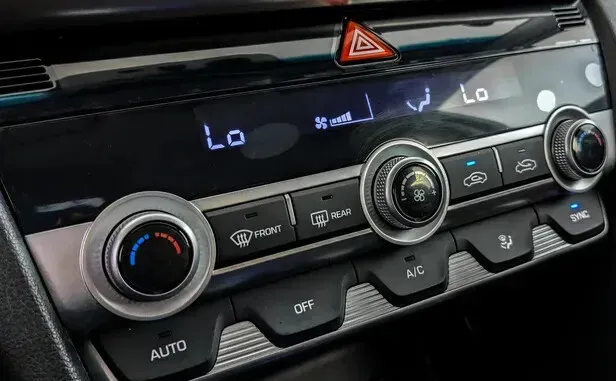 Hyundai Elantra, VI (AD) Рестайлинг — фото 8