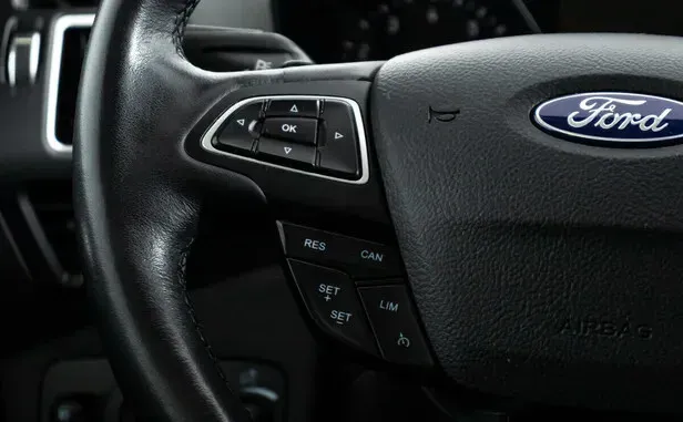 Ford Kuga, II Рестайлинг — фото 5