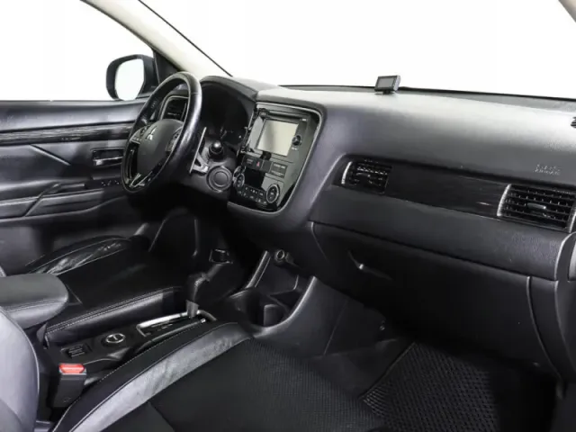 Mitsubishi Outlander, III Рестайлинг 2 — фото 11