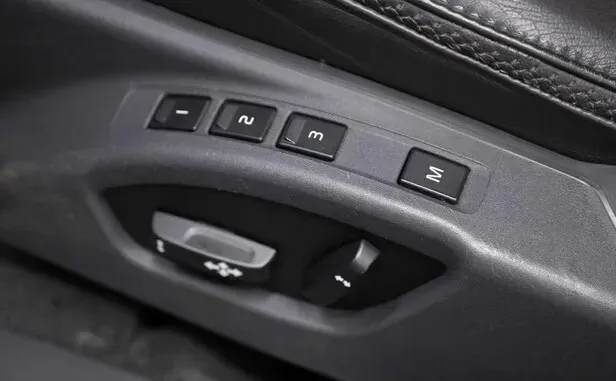 Volvo XC70, II Рестайлинг — фото 15