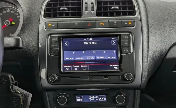 Volkswagen Polo, V Рестайлинг — фото 9