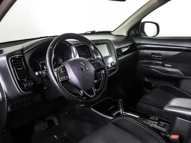 Mitsubishi Outlander, III Рестайлинг 3 — фото 17