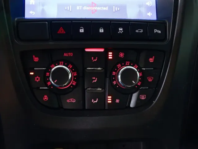 Opel Astra, J Рестайлинг — фото 15