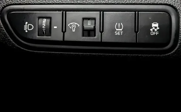 Kia Rio, IV — фото 9