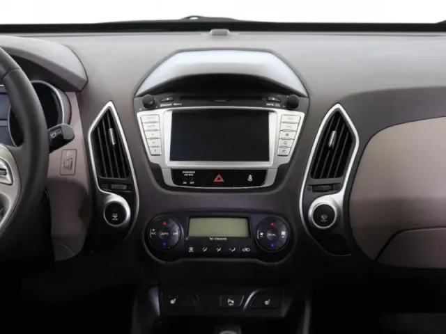 Hyundai ix35, I — фото 16