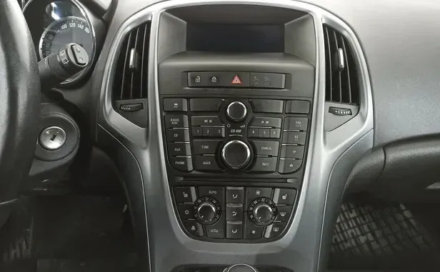 Opel Astra, J Рестайлинг — фото 9