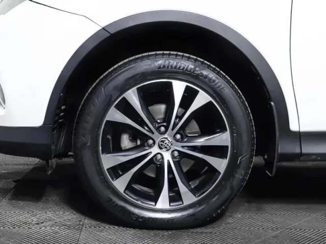 Toyota RAV4, IV (XA40) — фото 11