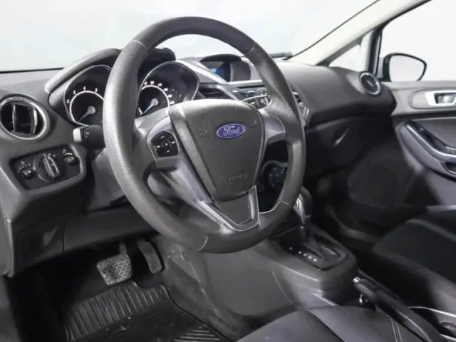 Ford Fiesta, Mk6 Рестайлинг — фото 13
